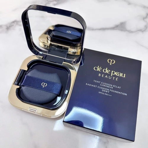 Clé de Peau TEINT CUSHION ÉCLAT LUMINEUX