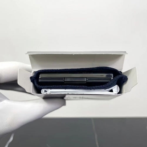 Clé de Peau REFINING PRESSED POWDER